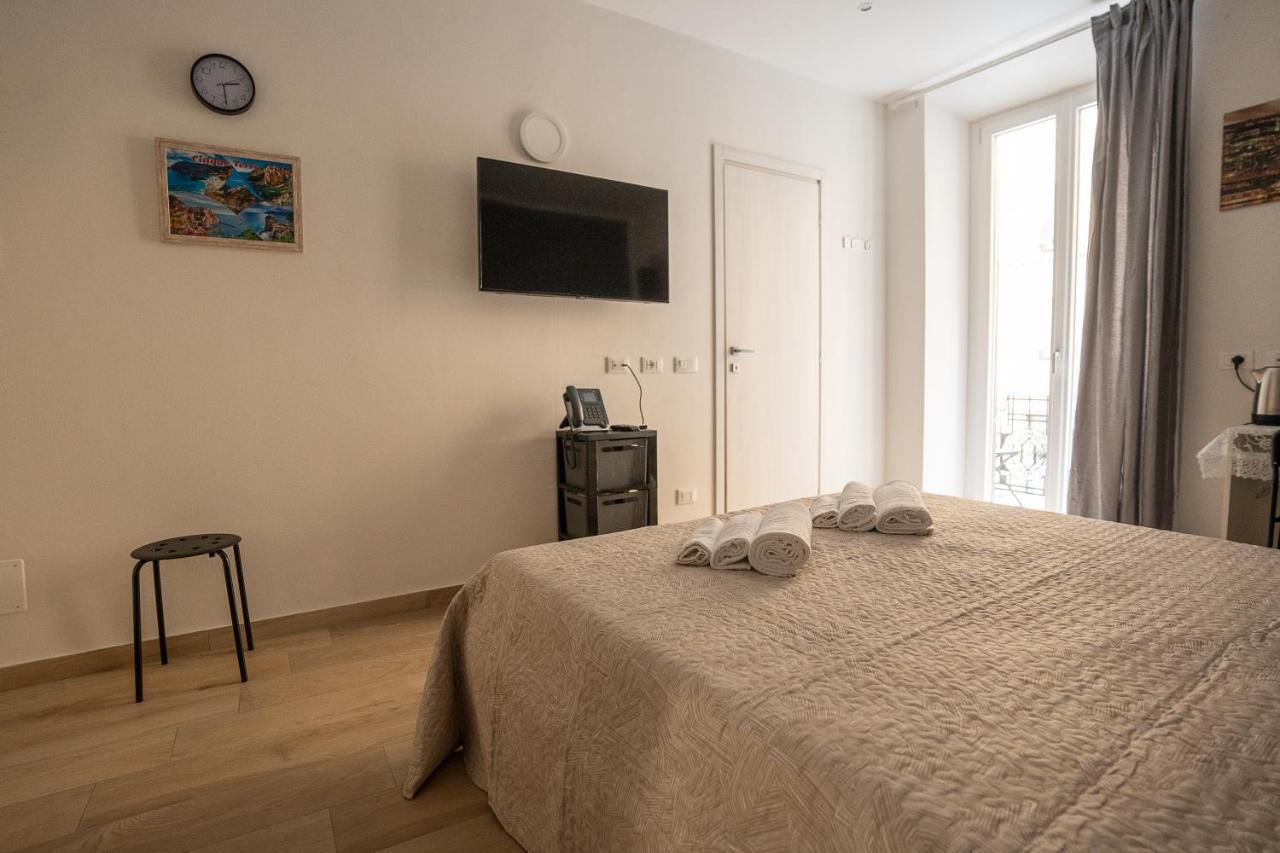 Le Stelle Della Spezia Bed & Breakfast ภายนอก รูปภาพ