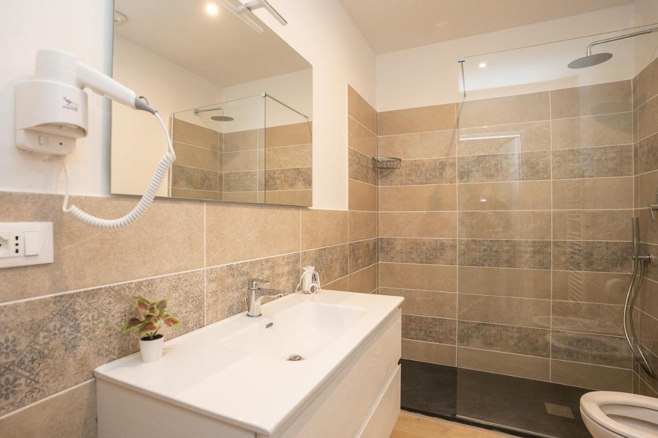Le Stelle Della Spezia Bed & Breakfast ภายนอก รูปภาพ