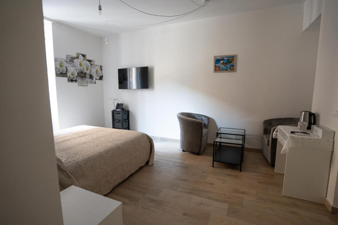 Le Stelle Della Spezia Bed & Breakfast ภายนอก รูปภาพ